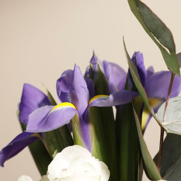 Azure Elegance Flower Vase - Image 3