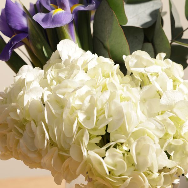 Azure Elegance Flower Vase - Image 4