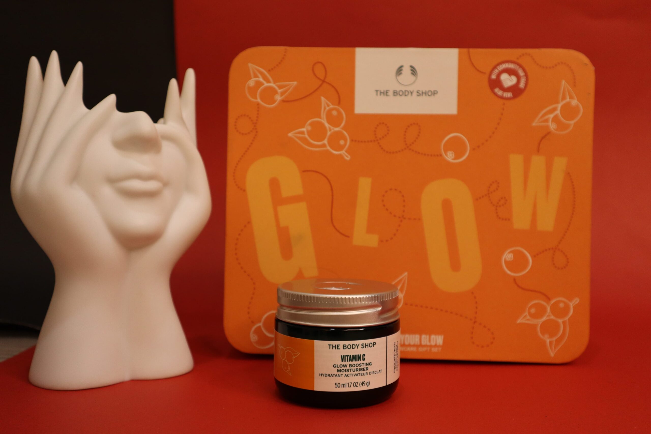 The Body Shop Vitamin C Glow Boost Skin Gift Set (5-Piece) - Image 3