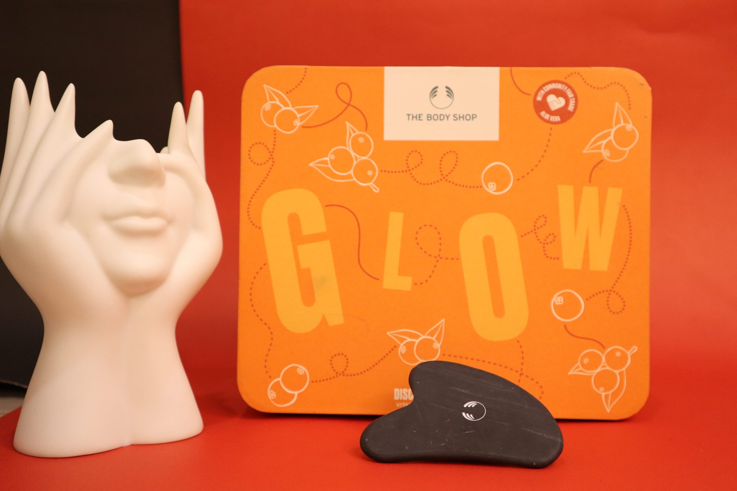 The Body Shop Vitamin C Glow Boost Skin Gift Set (5-Piece) - Image 5